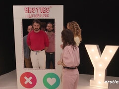 Amatør, Hundestilling, Spil, Tysk, Kysse, Naturlige bryster, Brystvorter, Realitet