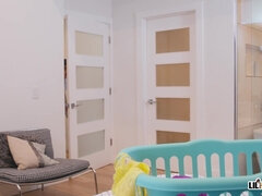 デカパイ, ブロンド, 顔射, 手コキする, オナニー, 淫乱熟女, オマンコ, のぞき