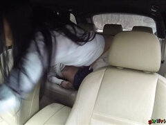 Coche, Penetracion con dedos, Novia, Lesbiana, Lamidas, Al aire libre, Coño