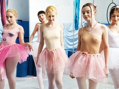 18 χρονον, Κώλος, Μεγάλος πούτσος, Πίπα, Σε στάση σκύλου στα τέσσερα, Φυσικά βυζιά, Έφηβος, Βυζιά