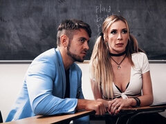 Blonde, Sucer une bite, Branlette thaïlandaise, Embrassement, Chatte, Jupe, Jarretelles, Adolescente