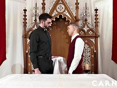 Lizanje anusa, Velik kurac, Fafanje, Rjavolaska, Gej, Kosmate, Mišic, V uniformi