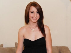 18, Iso perse, Suihinotto, Ruskeahiuksinen, Takaapäin, Luonnolliset tissit, Teini, Tissit