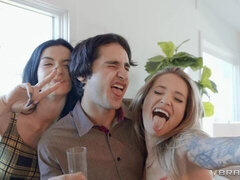 Bundão, Pauzão, Boquete, Transar de quatro, Melharucos naturais, Cabelo curto, Adolescente, Tetas