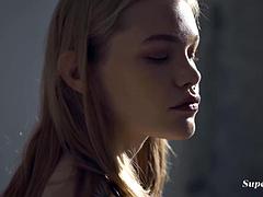 Babe, Alene, Tattovering