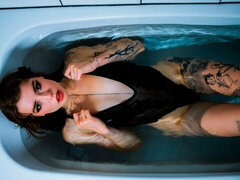 Μεγάλος κώλος, Μεγάλος πούτσος, Μεγάλα βυζιά, Πίπα, Μελαχροινή, Σε στάση σκύλου στα τέσσερα, Κοκκαλιάρης, Έφηβος