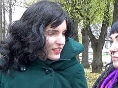 Amateur, Homme nu et filles habillées, Femme dominatrice, Fait maison, Humiliation, Orgasme