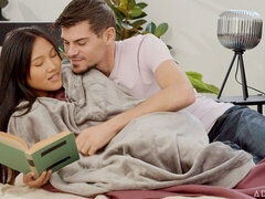 Asiatisch, Grosser arsch, Braunhaarige, Hundestellung, Lecken, Jungendliche (18+), Thai, Titten