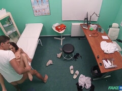 Lieveling, Pijpbeurt, Bruinharig, Diep in de keel, Arts, Kantoor