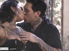 Анальный секс, Жопа, Большие сиськи, Готки, Каблуки, На природе, Жесткий секс, Сосущие