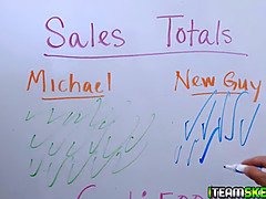 Velký zadek, Velké kozy, Blondýna, Hd, Podpatky, Přírodní prsa, Kancelář, Punčochy