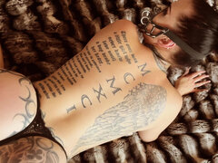 Gros seins, Sucer une bite, Tir de sperme, Européenne, Allemand, Branlette thaïlandaise, Mère que j'aimerais baiser, Tatouage