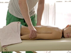 Røv, Stor pik, Pik sutte, Hundestilling, Massage, Naturlige bryster, Røvhåret, Mager