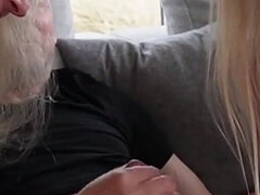 Grote kont, Blond, Pijpbeurt, Sperma shot, Duits, Rijpe lesbienne, Kut duiken, Trio