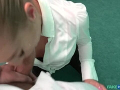 Leie, Hundestellung, Aufs gesicht abspritzen, Lecken, Krankenschwester, Büro, Pov, Muschi