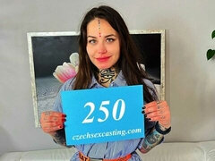 Grosser arsch, Grosser schwanz, Blasen, Hundestellung, Natürlichen titten, Jungendliche (18+), Titten