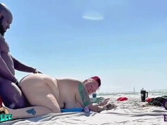 Debela dekleta, Plaža, Debeluške, Domaci pornič, Medrasni seks, Zrela, Milf, Tetovaže