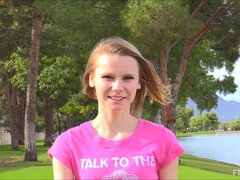 Dichtbij, Extreem, Gapende, Hakken, Orgasme, Openbaar, Alleen, Onder de rok