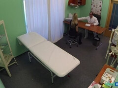 Amatör, Doktor, Fingering, Slick, Sjuksköterska, Pov, Uniform, Voyeur