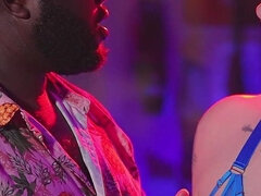 Amatoriale, Bella grossa formosa, Coppia, Divertente, Interrazziale, Lingerie, Mamma che vorrei scoparmi, Tette naturali