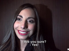 Veľký zadok, Kuřba, Péro, Európskej, Prirodzené prsia, Pička, Vyholené, Vysoké