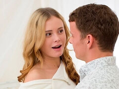 Soveværelse, Stor pik, Store bryster, Blondine, Hundestilling, Mager, Tatovering, Teenager