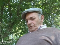 Blondinka, Par, Očka, Zunaj, Trojček, Joške