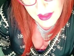 Amaterji, Velike joške, Spodnje perilo, Samozadovoljevanje, Rdečelaska, Transa, Solo, Dokolenke