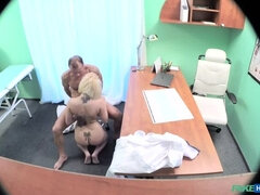 Amador amadora, Peitos grandes, Boquete, Doutor, Transar de quatro, Masturbação, Lambendo, Enfermeira