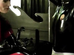 Bdsm, Bondáž, Dominace, Femdom, Latex, Milenka, Otrok, Strapon