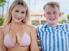 Stor rumpe, Stor kukk, Store pupper, Blond, Kukk suging, Bakfra, Milf, Fitte