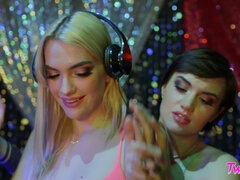 Short-haired DJ with natural tits seduced blonde customer