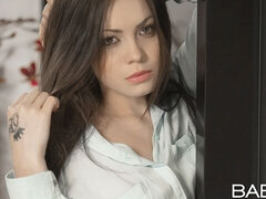 Amatør, Brunette, Naturlige bryster, Tynn, Alene, Stripping, Tenåring, Pupper