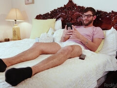 Camera da letto, Tette grandi, Gola profonda, Da dietro, Sega, Tacchi, Leccata, Figa