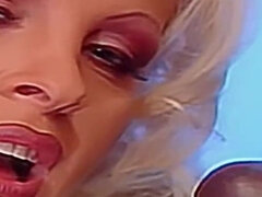 Πρωκτικό, Κώλος, Μεγάλος πούτσος, Ξανθιά, Μελαχροινή, Σπέρμα στο στόμα της, Στο πρόσωπο, Τρίο