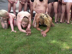 Culo grosso, Tette grandi, Bionda, Sborrata, Schizzo di sborra, Sesso di gruppo, Orgia, All'aperto