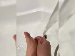 Bad, Blondine, Pummelig, Fußfetisch, Selbstgemacht, Reif, Solo