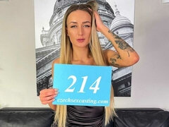 금발의, 오랄섹스, 도기스타일, 자연의 가슴, 빼빼한, 문신, 청소년, 젖가슴