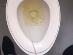 Svart, Gaping, Pissing, Alene