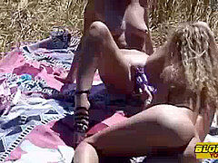 Amateur, Français, Lesbienne, Public, Strapon, Jouets