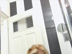 Babe, Bikini, Blondine, Lækker, Mor jeg gerne vil kneppe, Naturlige bryster, Pov, Solo