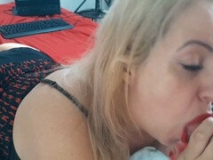 Hot auntie, familly, blue eyes