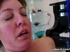 엉덩이, 큰 가슴, 가슴이 큰, 귀여운, 머리카락이 많은, Hd, 자연적인, 젖가슴