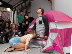 Pompino, Gonna, Ragazza