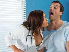 In den arsch, Grosser arsch, Grosse titten, Blasen, Arzt, Milf, Muschi, Rasiert