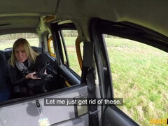 Anális szex, Szőke, Cumizás, Gépkocsi, Mélytorok, Kőkemény, Érett feleség, Hármas