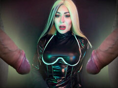 Amatör, Blondin, Grovt språk, Milf, Solo, Tatuering