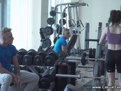 Sucer une bite, Brunette brune, Gym, Branlette thaïlandaise, Hd, Chatte, Grande, Adolescente