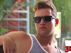 Tyłek, Duży tyłek, Duże cycki, Brunetka, Wytrysk, Mamuśka, Nagość, Cycki