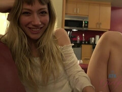 Amatéři, Kuřba, Prstění, Přítelkyně, Líbání, Orgasmus, Různé pohledy, Pička